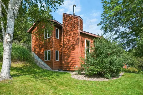 10576 Mayflower Road, Mount Horeb, WI 53572