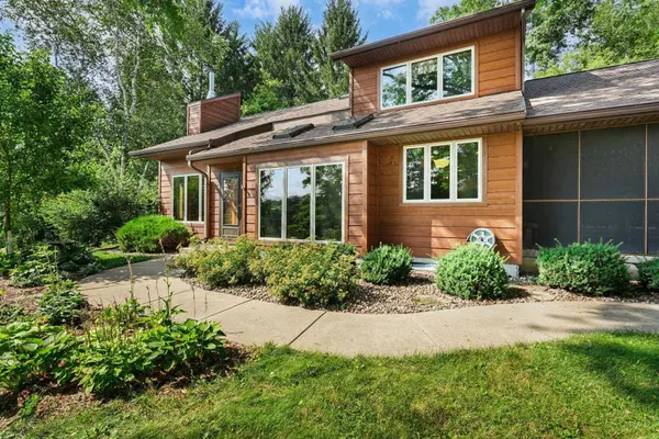 10576 Mayflower Road, Mount Horeb, WI 53572