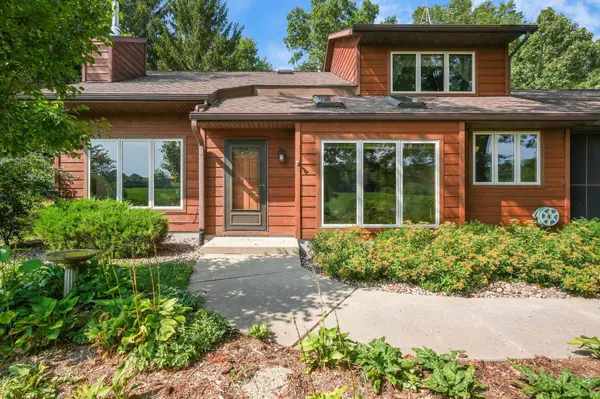 10576 Mayflower Road, Mount Horeb, WI 53572