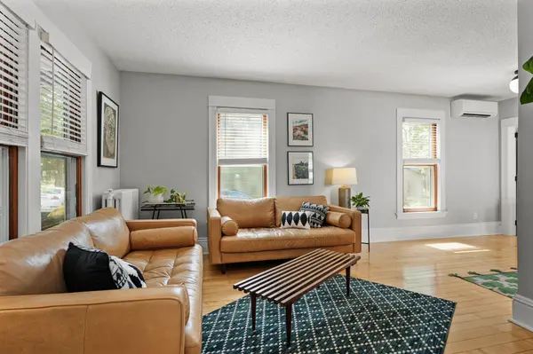 34 Farwell Street, Madison, WI 53704-5469