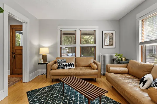 34 Farwell Street, Madison, WI 53704-5469
