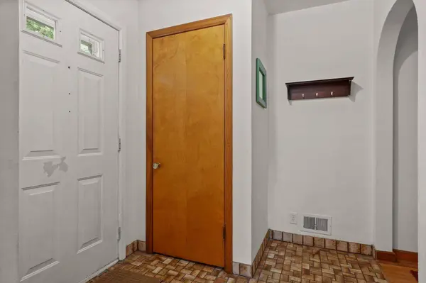 1650 Mayfield Lane, Madison, WI 53704