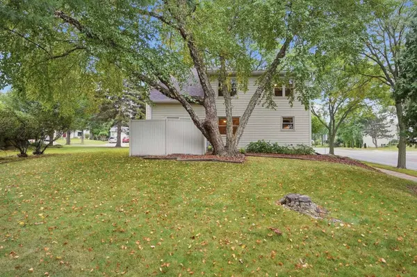 2 Cottonwood Circle, Madison, WI 53704