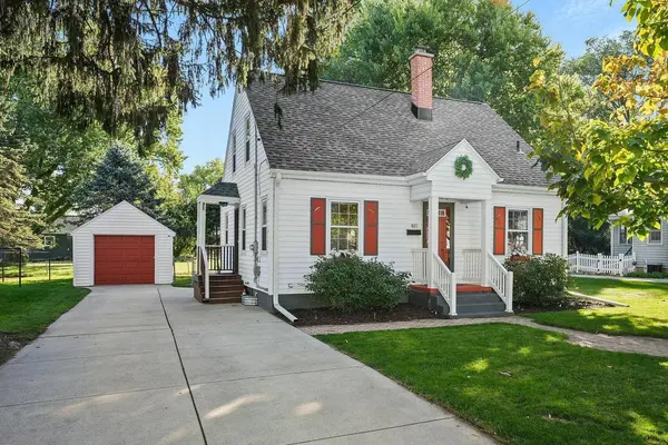 821 N Fair Oaks Avenue
