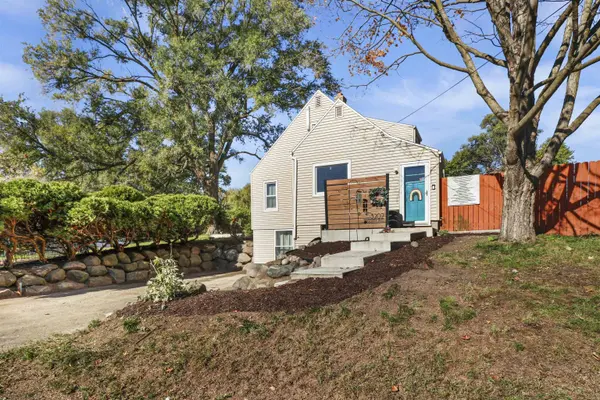 3202 Ridgeway Avenue, Madison, WI 53704