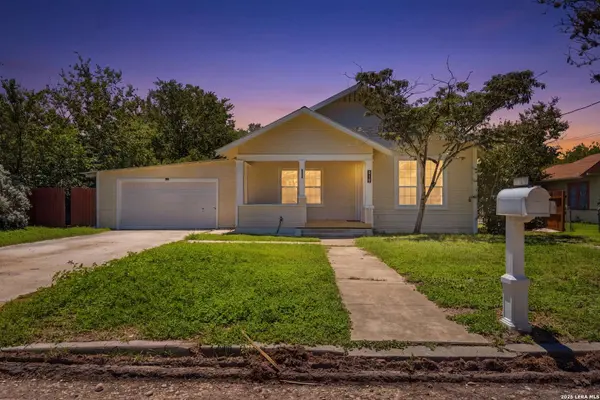 415 Elm St, Seguin, TX 78155