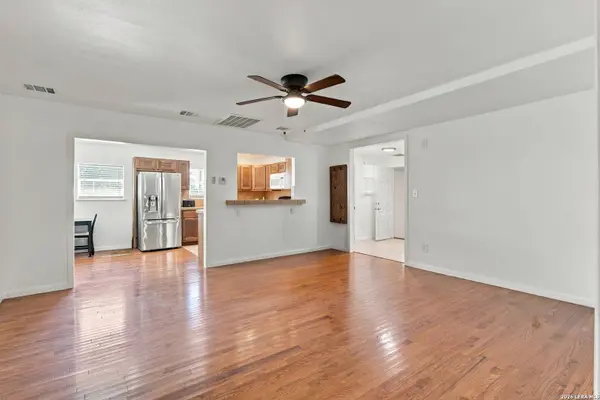 235 Burroughs, Seguin, TX 78155