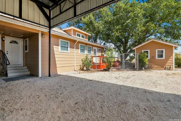 235 Burroughs, Seguin, TX 78155