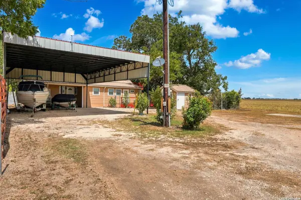235 Burroughs, Seguin, TX 78155
