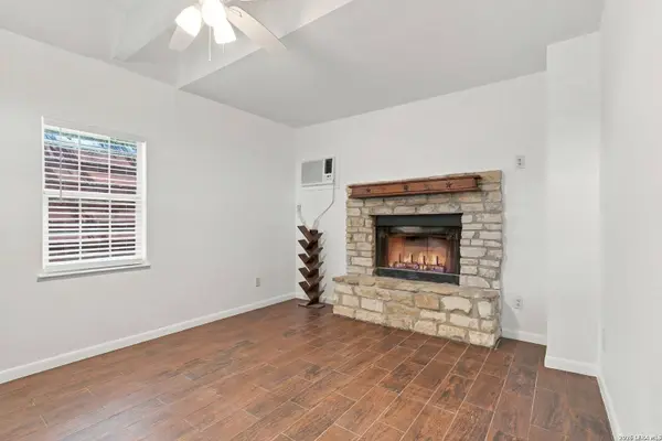 235 Burroughs, Seguin, TX 78155