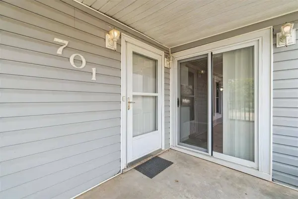 701 E Scissortail LN, Cushing, OK 74023