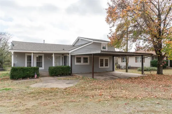701 E Scissortail LN, Cushing, OK 74023