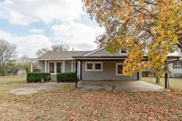 701 E Scissortail LN, Cushing, OK 74023