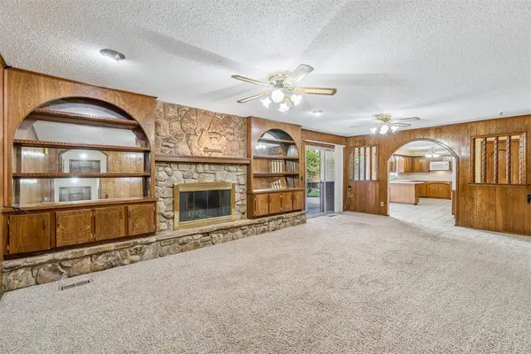 8328 NW 25th ST, Bethany, OK 73008