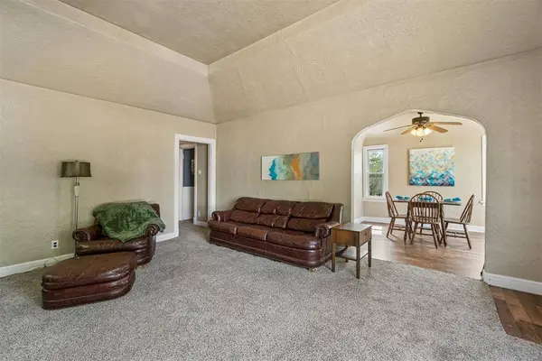 11 W Drummond ST, Shawnee, OK 74801