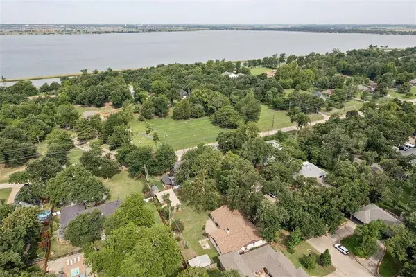8328 NW 25th ST, Bethany, OK 73008