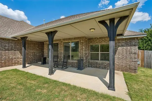 286 Mounds RD, Harrah, OK 73045