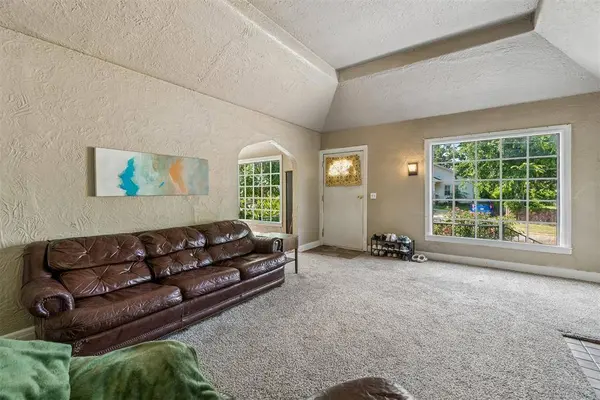 11 W Drummond ST, Shawnee, OK 74801