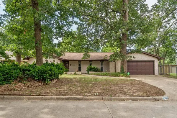 8328 NW 25th ST, Bethany, OK 73008