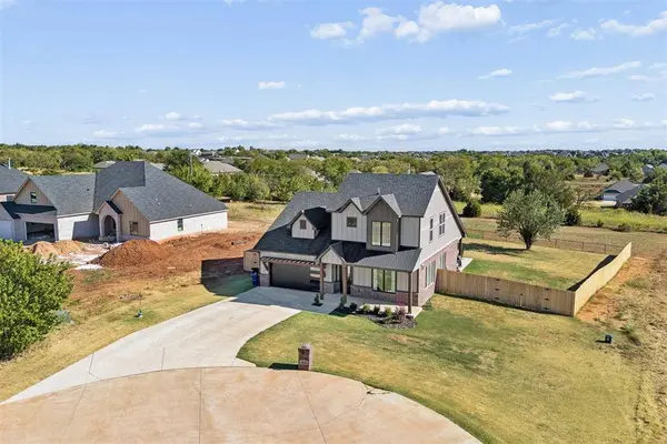 4676 Ranchero DR, Edmond, OK 73025