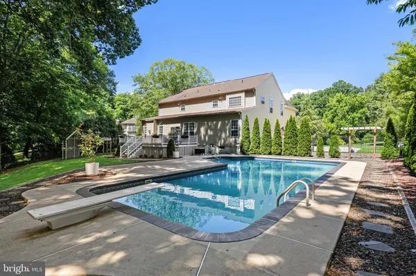105 HICKORY CT, Mullica Hill, NJ 08062