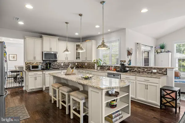 412 GARDENIA DR, Mullica Hill, NJ 08062