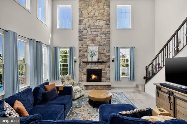 412 GARDENIA DR, Mullica Hill, NJ 08062