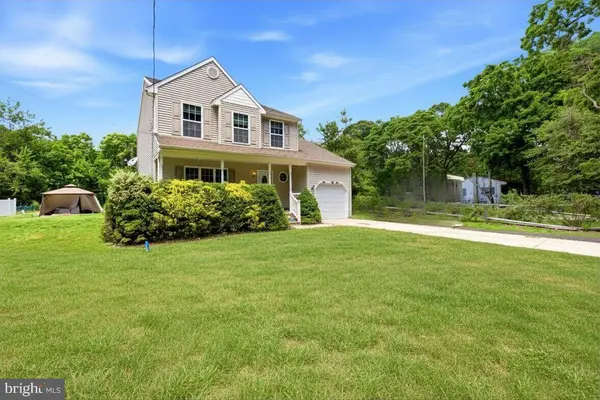 975 LINDSEY DR, Woodbury, NJ 08096