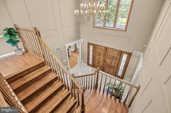 7 MICHAEL CT, Englishtown, NJ 07726