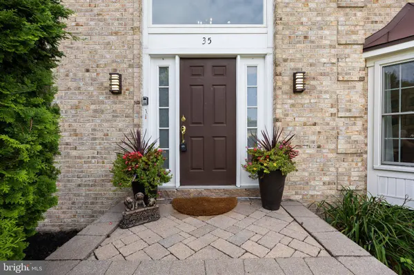 35 PARRY DR, Hainesport, NJ 08036