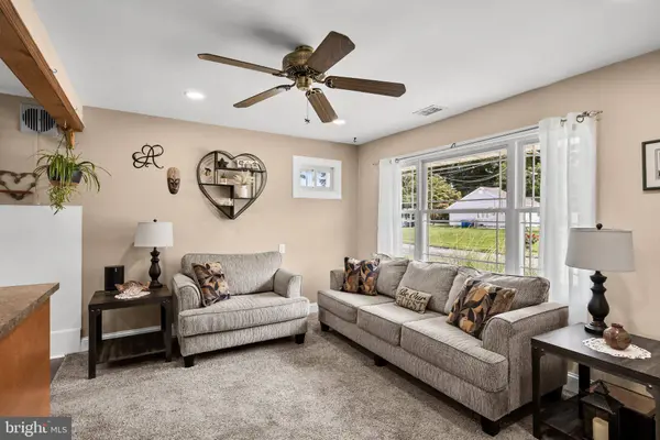 223 E RUDDEROW AVE, Maple Shade, NJ 08052