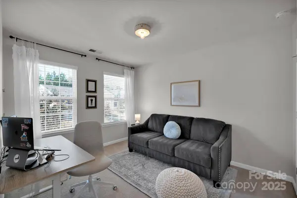 17147 Belmont Stakes LN, Charlotte, NC 28278