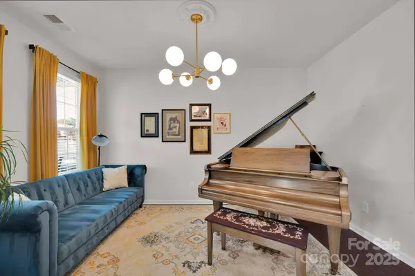 17147 Belmont Stakes LN, Charlotte, NC 28278