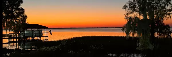 Finding Balance: How to Juggle Work and Personal Life (And Why a Cozy Home Matters)