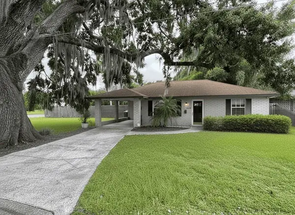 1413 ORANGE AVE, Tavares, FL 32778