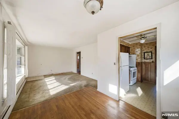 23 Colgate RD, Oakland, NJ 07436