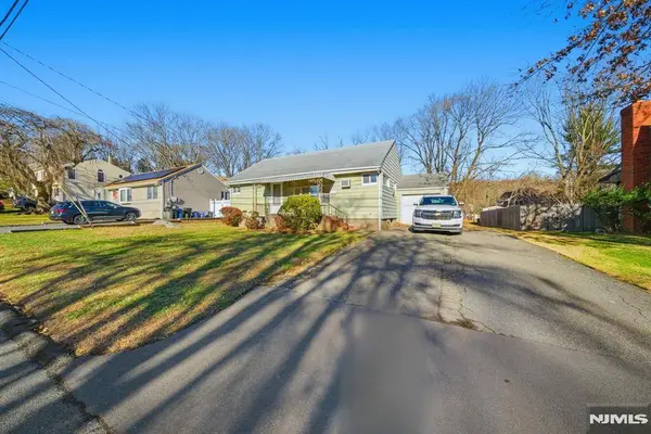 23 Colgate RD, Oakland, NJ 07436