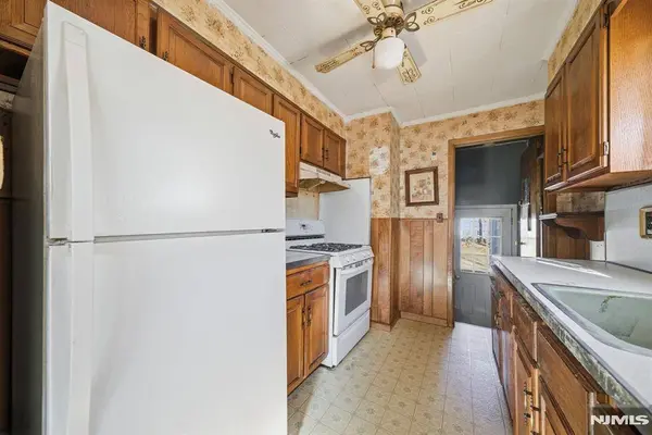 23 Colgate RD, Oakland, NJ 07436