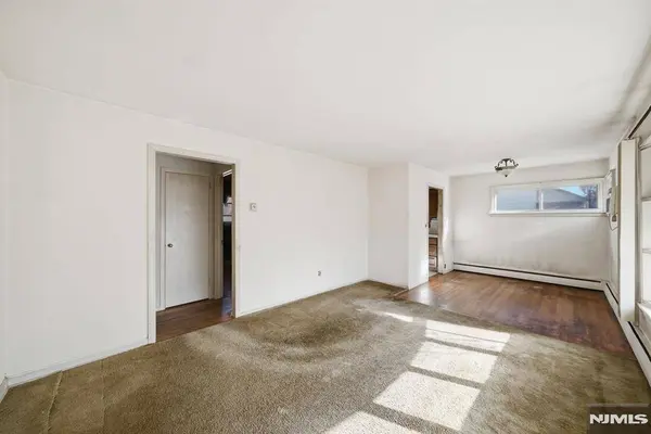 23 Colgate RD, Oakland, NJ 07436