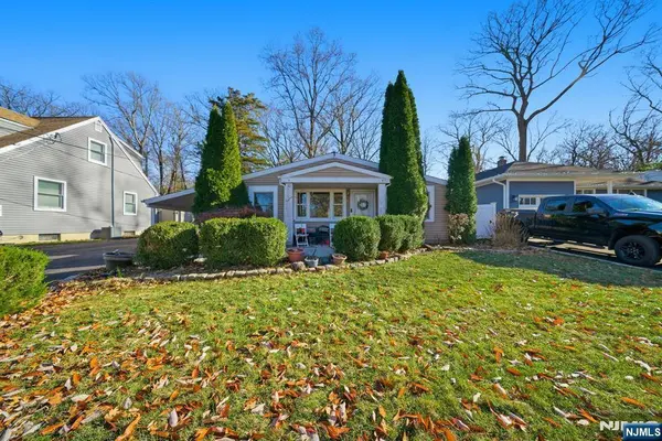73 Page DR, Oakland, NJ 07436