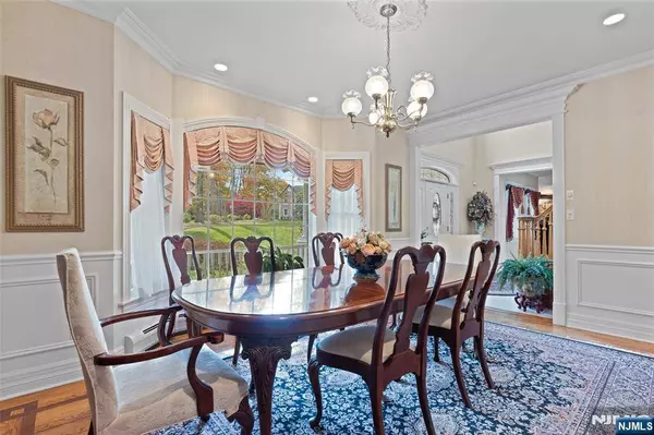 8 Stony Point RD, Oakland, NJ 07436