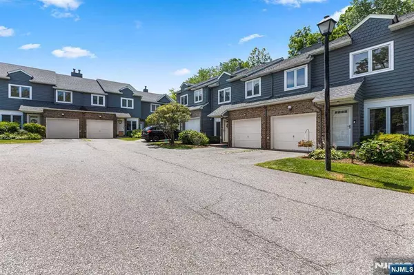 6-04 Cross MDWS, Fair Lawn, NJ 07410