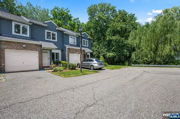 6-04 Cross MDWS, Fair Lawn, NJ 07410