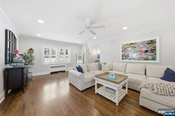 19 Bradford AVE, West Orange, NJ 07052