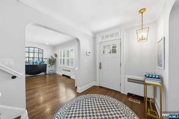 19 Bradford AVE, West Orange, NJ 07052