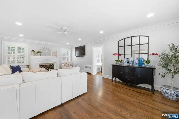 19 Bradford AVE, West Orange, NJ 07052