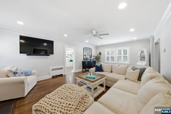 19 Bradford AVE, West Orange, NJ 07052