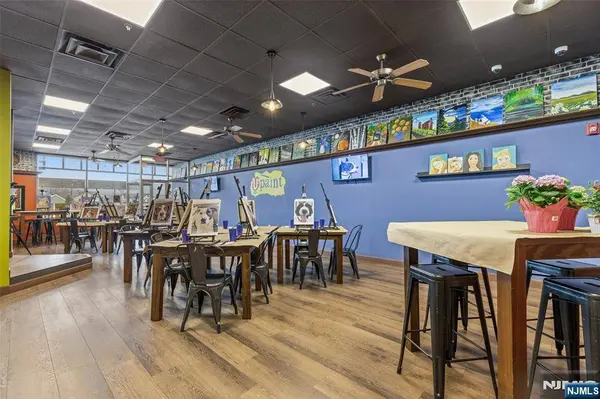 350 Ramapo Valley RD, Oakland, NJ 07436