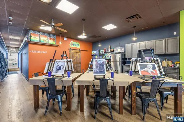 350 Ramapo Valley RD, Oakland, NJ 07436