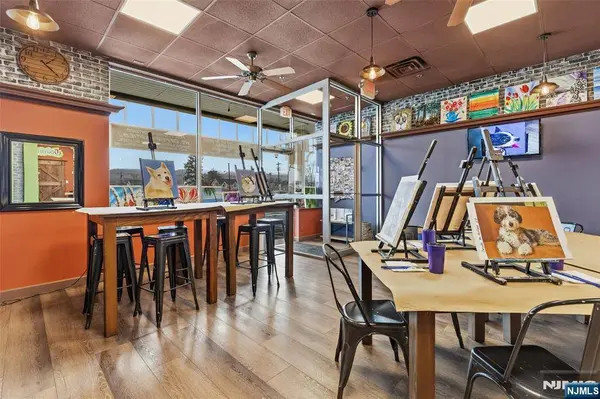 350 Ramapo Valley RD, Oakland, NJ 07436